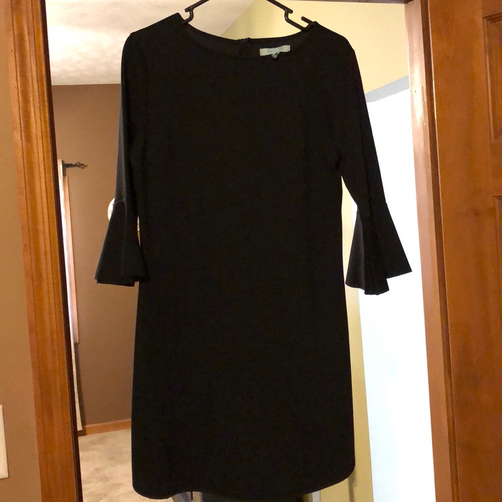 Super cute & fun little black dress